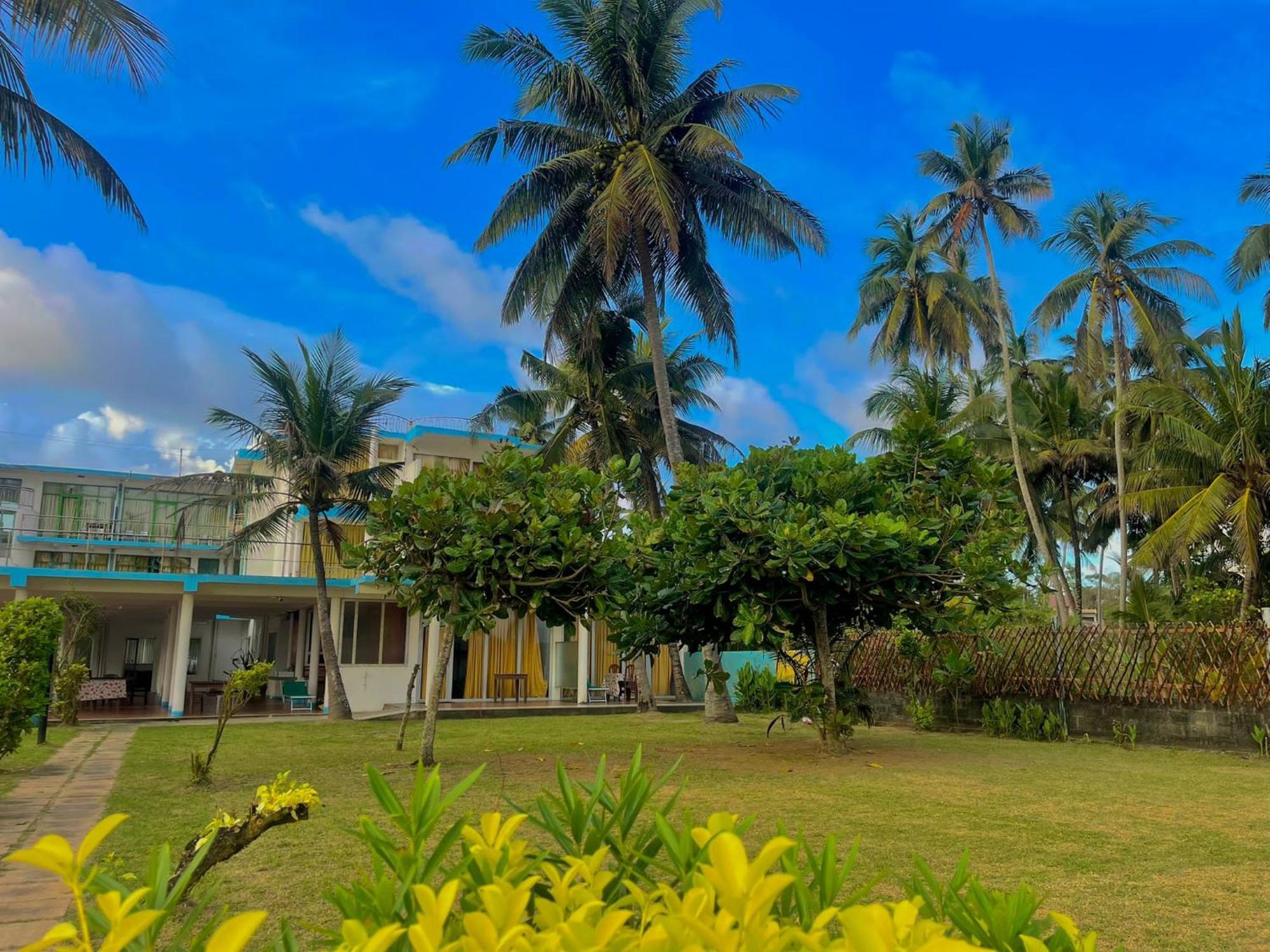 Amaya Beach Hotel Dikwella Luaran gambar