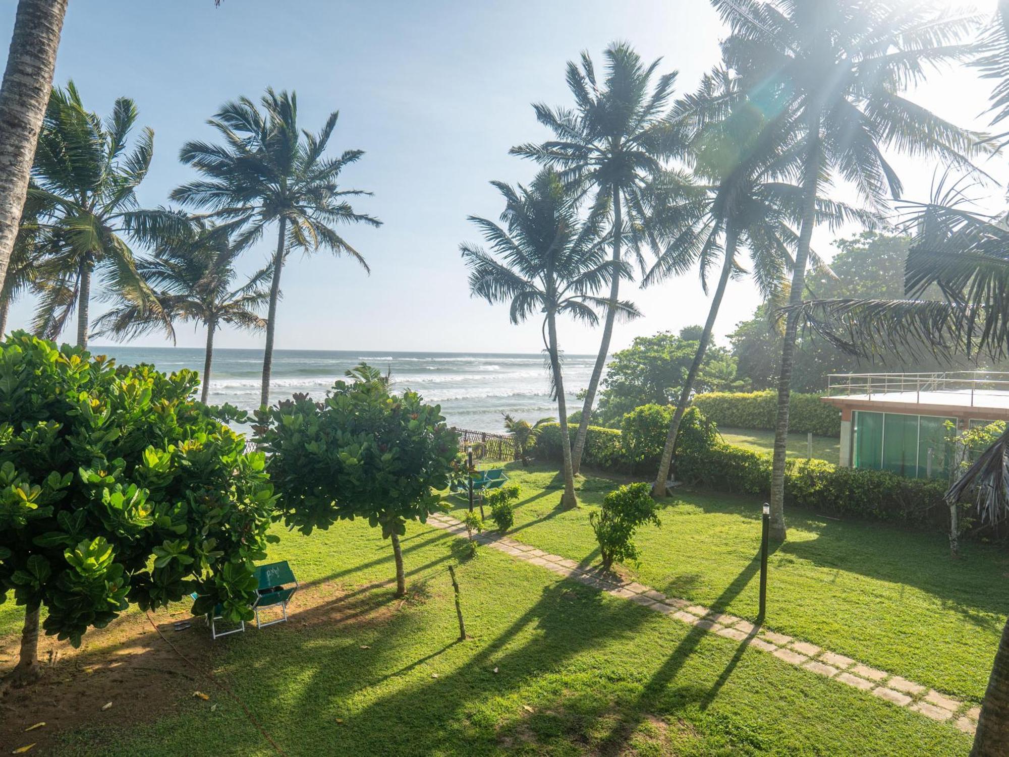 Amaya Beach Hotel Dikwella Luaran gambar