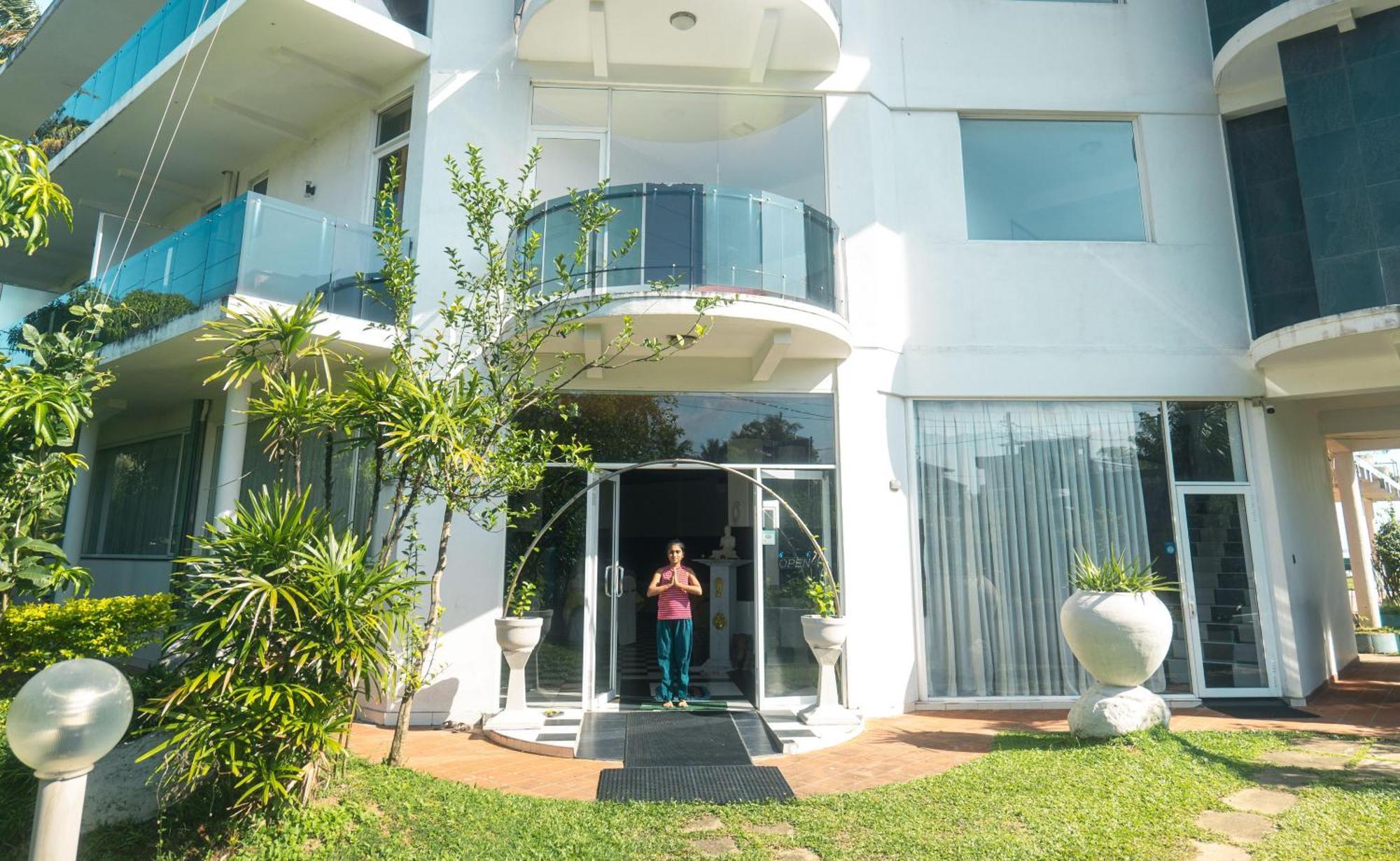 Amaya Beach Hotel Dikwella Luaran gambar