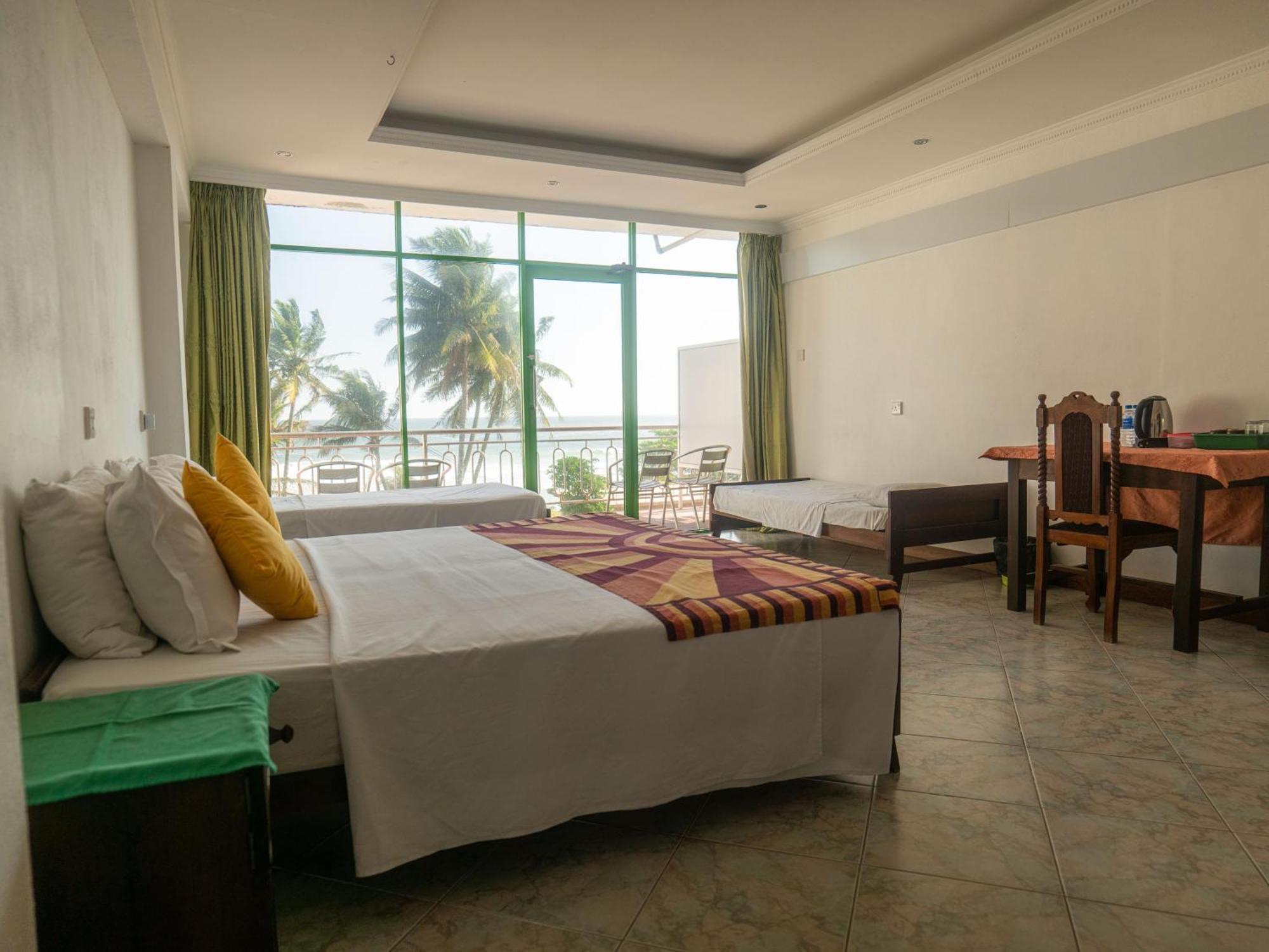 Amaya Beach Hotel Dikwella Luaran gambar