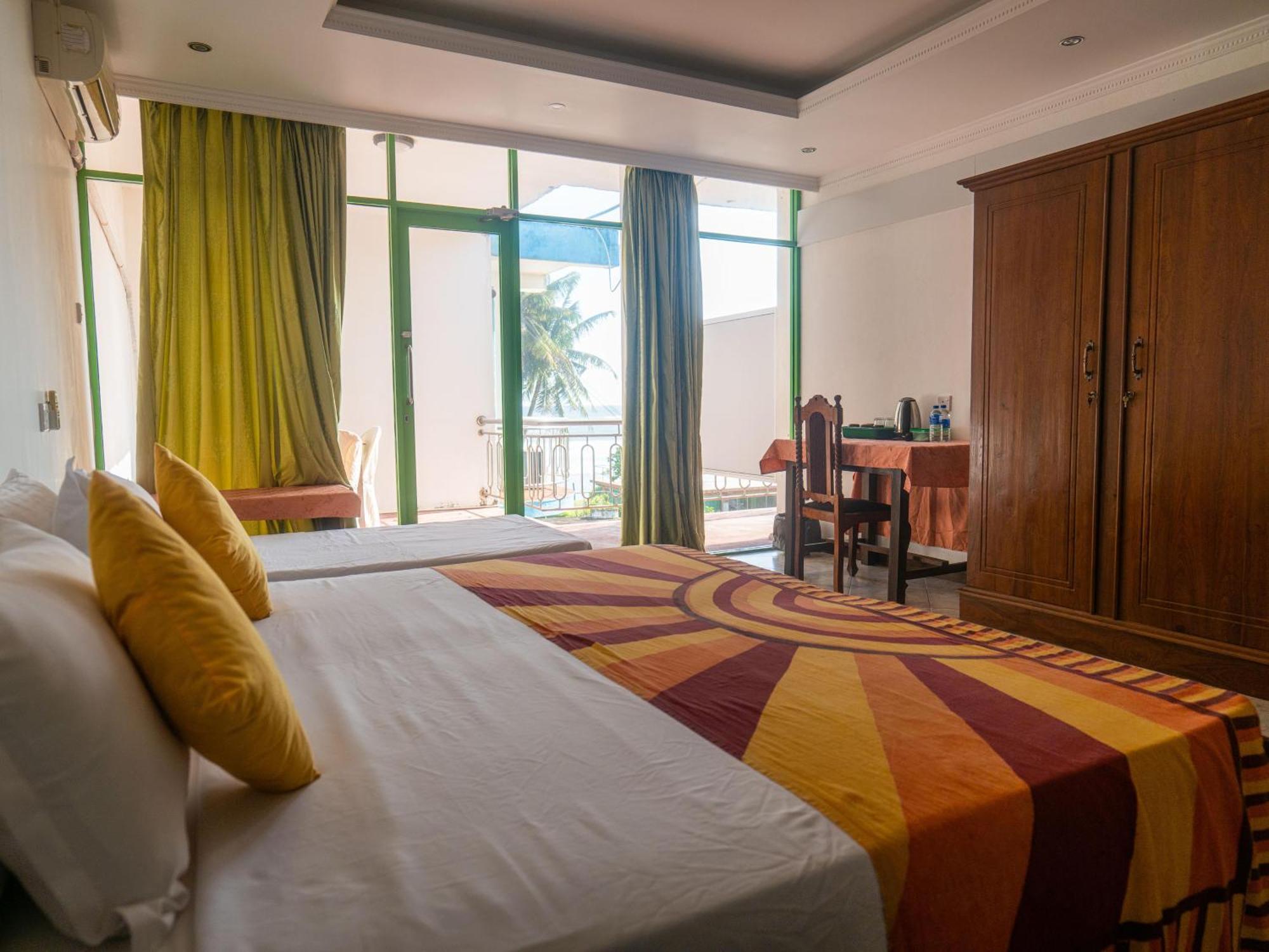 Amaya Beach Hotel Dikwella Luaran gambar